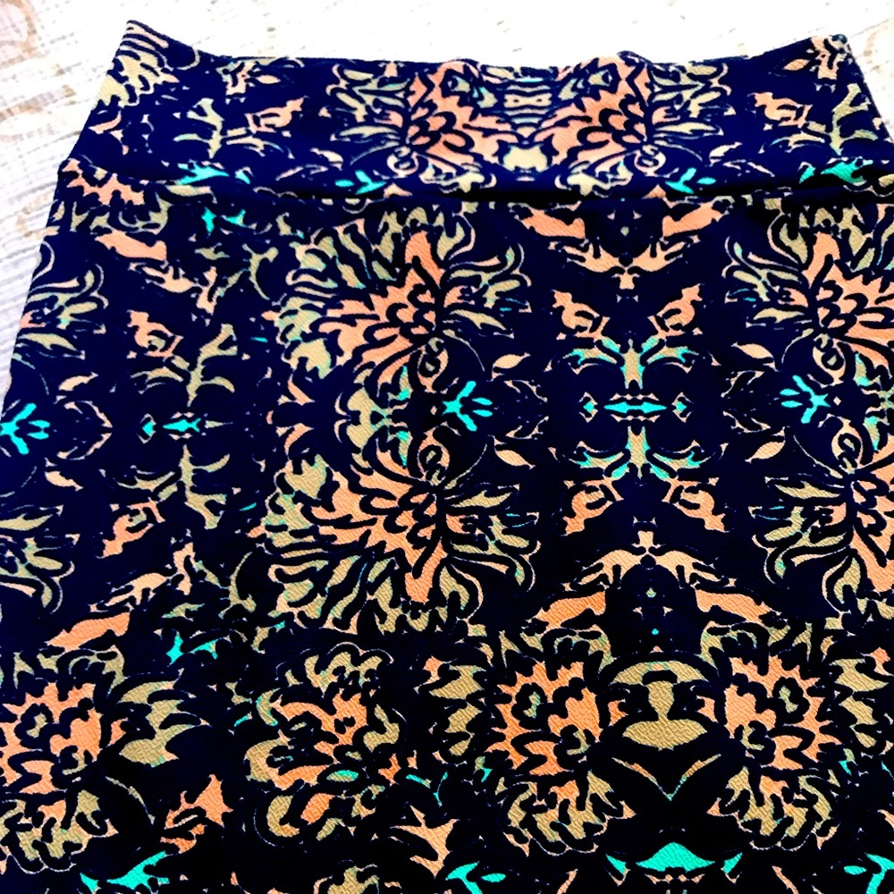 LuLaRoe Cassie pencil skirt